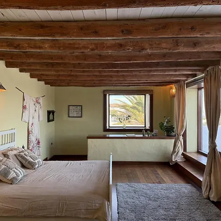 Vakantiehuis Botanica - 5 Bedroom With Pool And Hot Tub