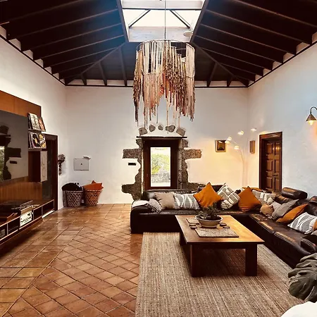 Botanica - 5 Bedroom With Pool And Hot Tub Vakantiehuis *