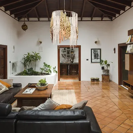 Botanica - 5 Bedroom With Pool And Hot Tub Vakantiehuis *