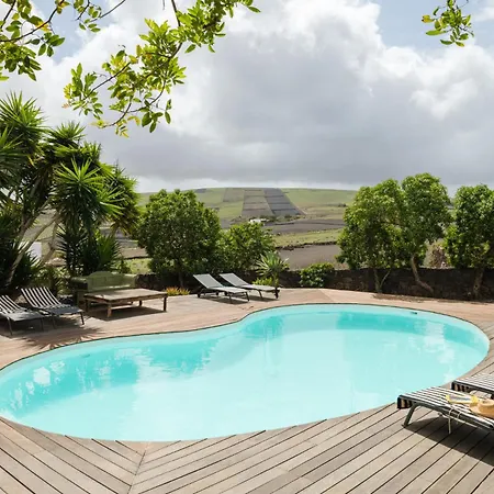 Vakantiehuis Botanica - 5 Bedroom With Pool And Hot Tub