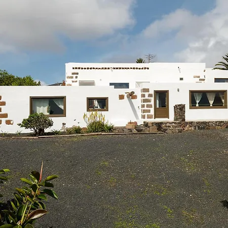 Vakantiehuis Botanica - 5 Bedroom With Pool And Hot Tub *